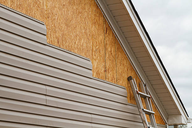 Professional Fiber Cement Siding technician working in Mechanicstown, NY